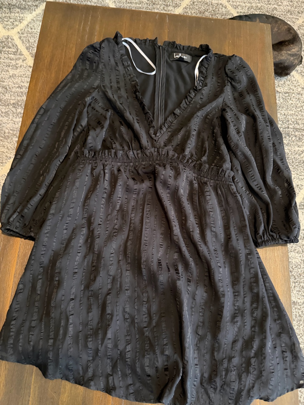 Lulu's Black Textured V-Neck Long Sleeve Dress